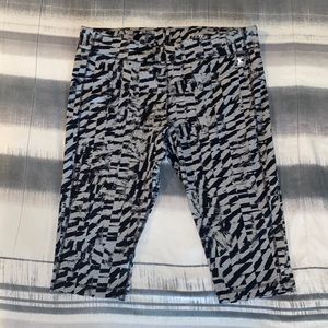 🛍 Danskin Now Capri Yoga Pants